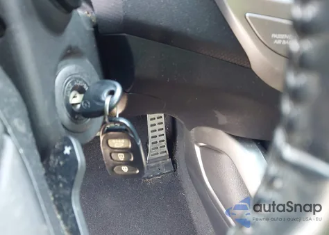 2015 Hyundai Veloster Re:flex z USA, uszkodzony, nr VIN KMHTC6AD6FU222077